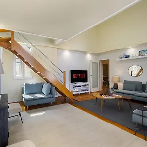Apartment Whome Luxury Penthouse: Designer Decor & Epic Views, Lisbon